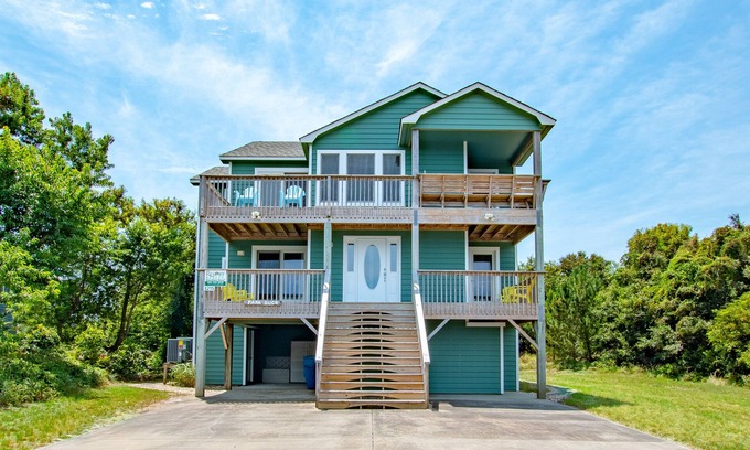 Duck House | Spacious 6 br home with pretty water view and an elevator for easy access