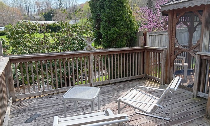 Waynesville House | SparbucK Ranch Sits on the creek in the perfect close to town area