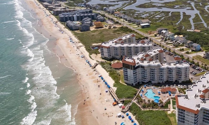 Sneads Ferry Condo | St. Regis 3012- 3BR Oceanfront Condo in North Topsail Beach with Tennis Court, Elevator & Communi.