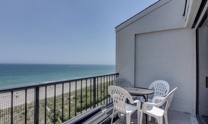 Wrightsville Beach Condo | Station One - 8I From - Oceanfront condo with community pool, tennis, beach
