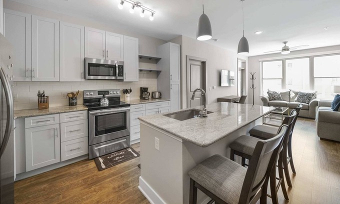 Charlotte Condo | StaysByWalker 2BR Dilworth - Pool/King Beds/Gym