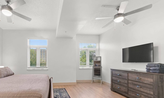 Charlotte Center City Condo | StaysByWalker Uptown 3BR w/King Beds! Gym/Parking