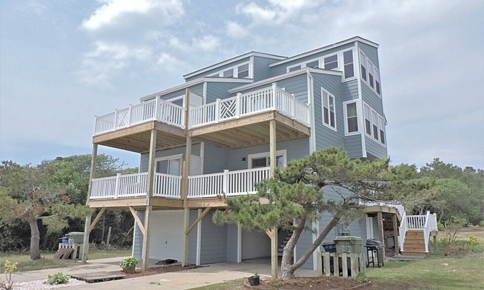 Emerald Isle House | Steps to the Sand 3BR Duplex w/Kings, Decks