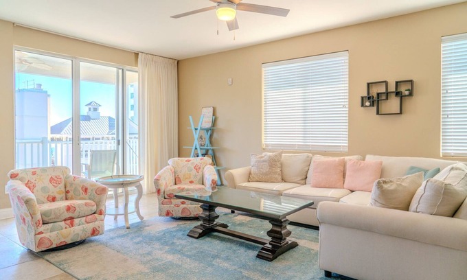 Ash Condo | Stunning Ocean Breeze Luxury Villas 4D-Across The Street From The Ocean! Sleeps 10 guests!