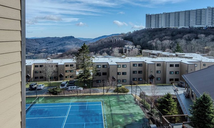 Sugar Mountain Condo | Sugar Mountain One Bedroom Walk to Slopes
