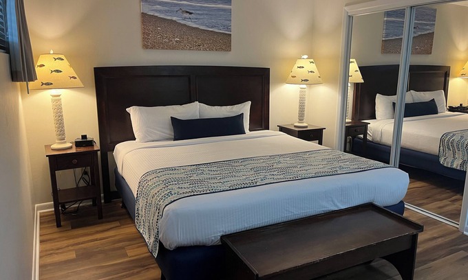 Wrightsville Beach Condo | Summer Sands- Poolside Pup Room 207