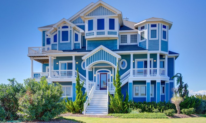 Wind Over Waves House | Sunset Serenade - Luxurious 8 Bedroom SoundFront Home in Salvo
