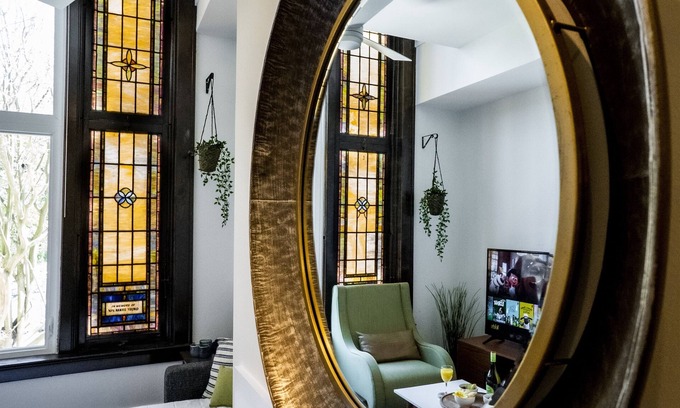 Villa Heights Apartment | The Church | Luxury King Suite #10