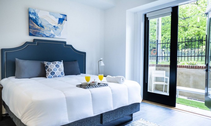 Villa Heights Apartment | The Church | Luxury King Suite #3