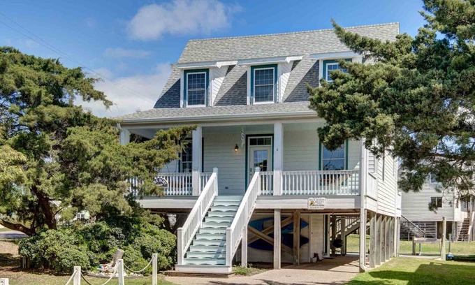 Ocracoke House | The Dory: Canal Front Home in Oyster Creek