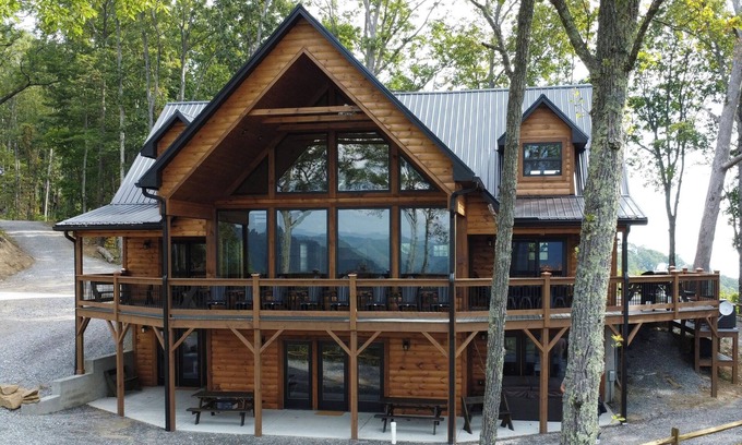 Maggie Valley Cabin | The Father’s House- Sister Cabins are 4 Loves Lodge & Serenity Mountain Retreat