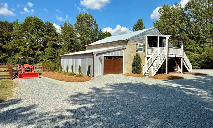 Benson House | The Hayloft at Barefoot Farms