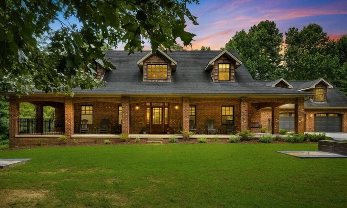 Skyland House | The Lodge at The Huntly Estate | Peaceful Mountain Escape | Weddings & Events