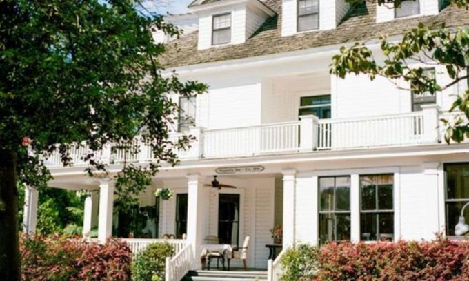 Old Town Hotel | The Magnolia Inn