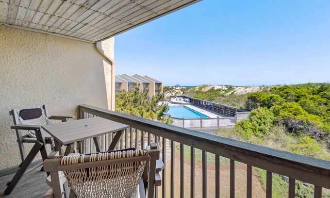 Nags Head House | The Quay F4: Oceanfront townhome, Shared Pool