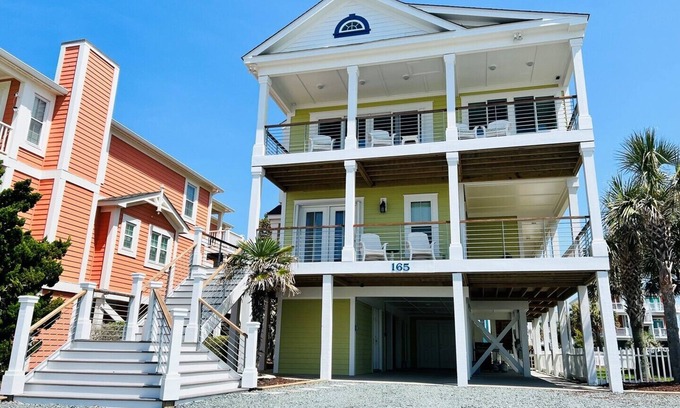 Holden Beach House | The Rainbow Connection - Community Pool & Cabana on the Beach!
