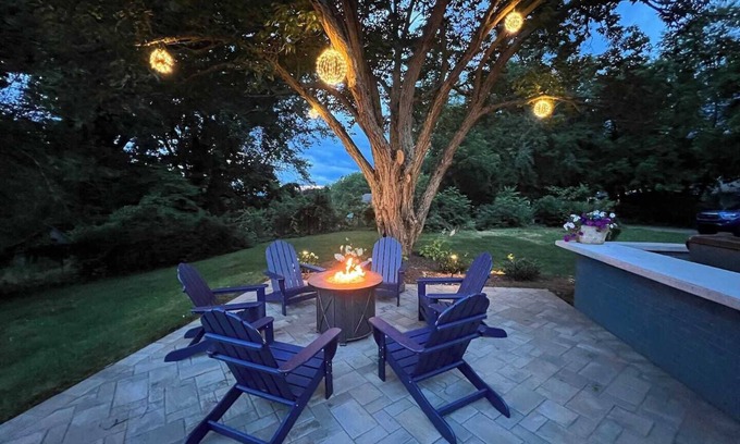 Asheville House | This house is a 3 bedroom(s), 2 bathrooms, located in Asheville, NC.