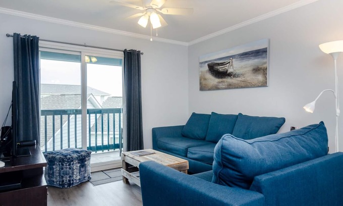 North Carolina Coast Condo | Top Floor condo in Ocean Harbor with Views