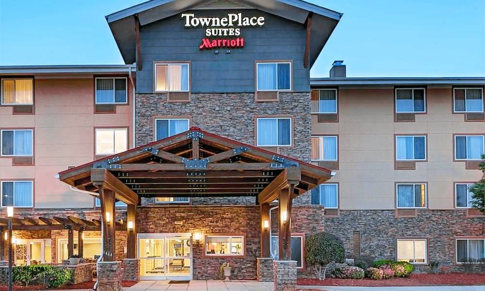 Terry Sanford Hotel | TownePlace Suites Fayetteville Cross Creek