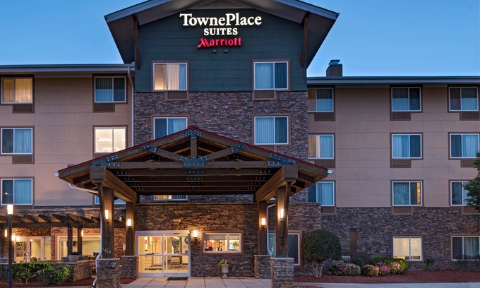 Terry Sanford Hotel | TownePlace Suites Fayetteville Cross Creek