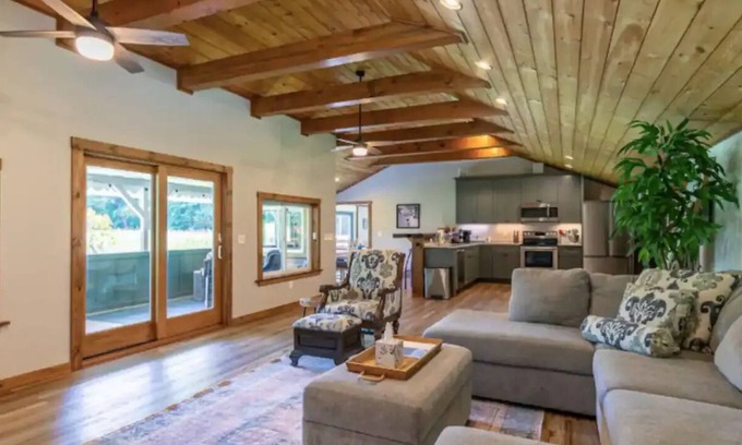 Newland House | Trail House on the Parkway
