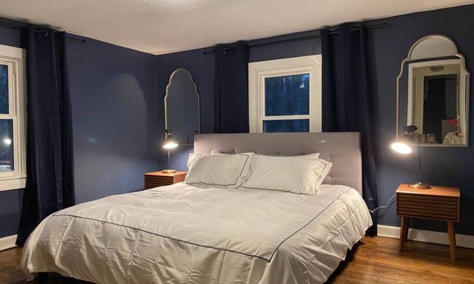 Candler House | Two Homes 15 mins to Asheville Hot Tub & Fire pit