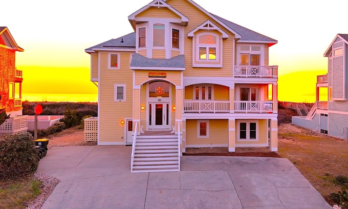 Pine Island House | ๐ Ultra-Luxury OCEANFRONT | Private Heated Pool๐๏ธHot Tub & Unmatched Views!