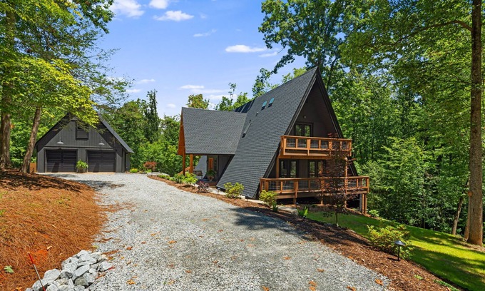 Lenoir Ski Chalet | Unique A-Frame cabin with Hot tub,Firepit,Jukebox