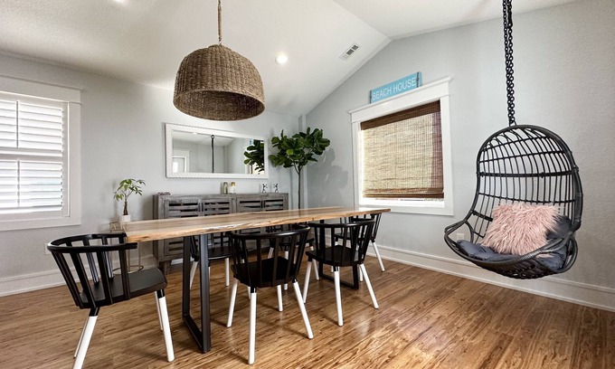 Colington House | Urban Boutique Beach House. EV charger. HOT TUB. Sleeps 8