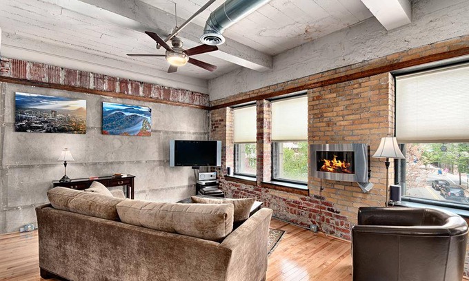 Downtown Asheville Apartment | 121 m² Apartment ∙ 2 bedrooms ∙ 4 guests