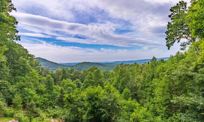 Highlands Cabin | VIEW! Darling+Cozy Cabin - Private yet close to Highlands
