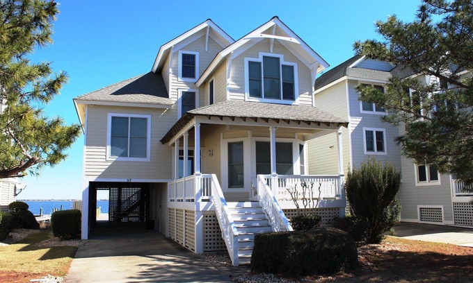 Manteo House | Village Landings 57, Pet Friendly!