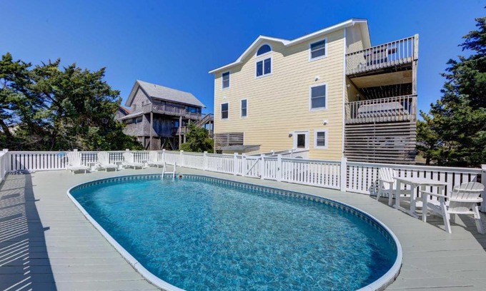 Avon House | Virginia Dare