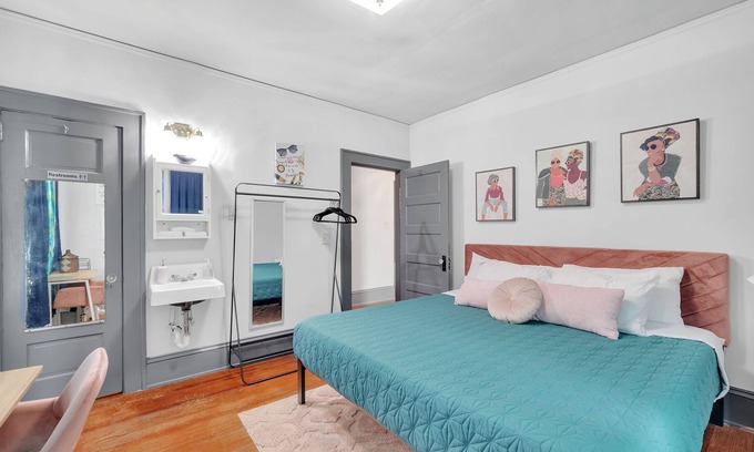 Wilmore House | Walk to restaurants/Pet-friendly