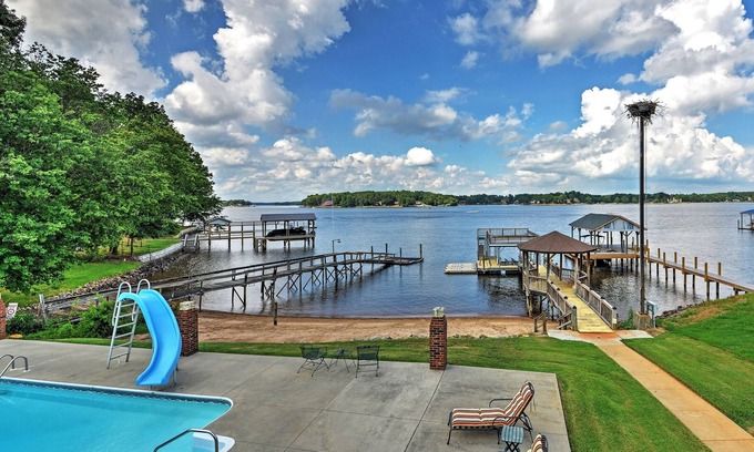 Mayhew Apartment | Waterfront Lake Norman Duplex w/ Pool & Boat Dock!