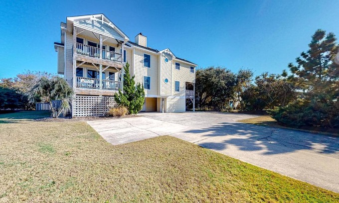 Whalehead Beach House | Whalecome to the Beach