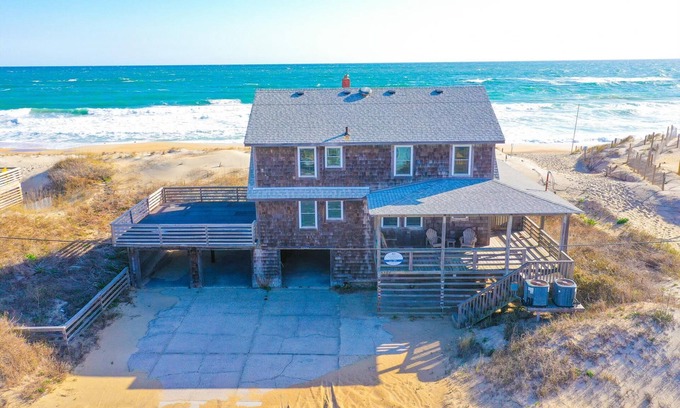 Sea Retreat House | Windjammer - Classic Kitty Hawk 6BR Oceanfront