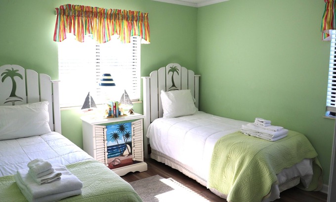 Emerald Isle Condo | Winter Monthly Rentals Available - Oceanside condo in Emerald Isle