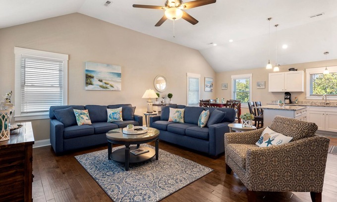 Colington House | Z's Escape: Close to the Beach, Shopping and Dining; Short Stays Anytime