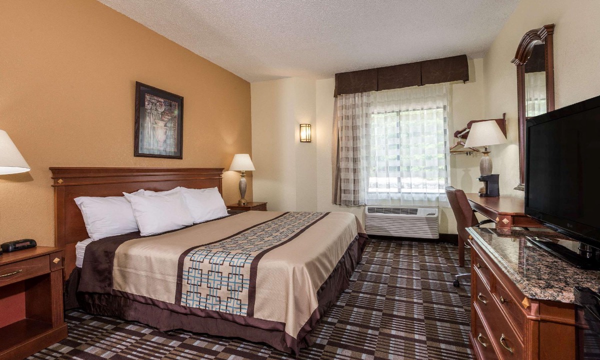 Yadkinville Hotel | Days Inn by Wyndham Yadkinville