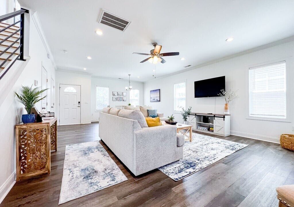 Wilmington House | Dual Homes, 8 Beds: A Double Delight in Wilmington!