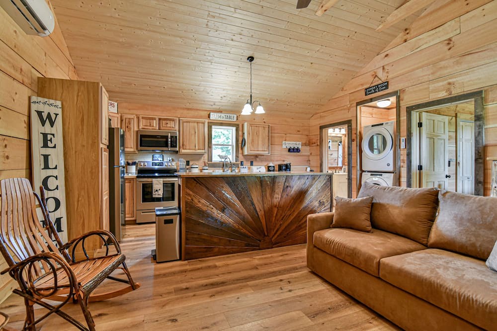 Hendersonville Cabin | Beautiful Log Cabin on Horse Farm The Holy Cow