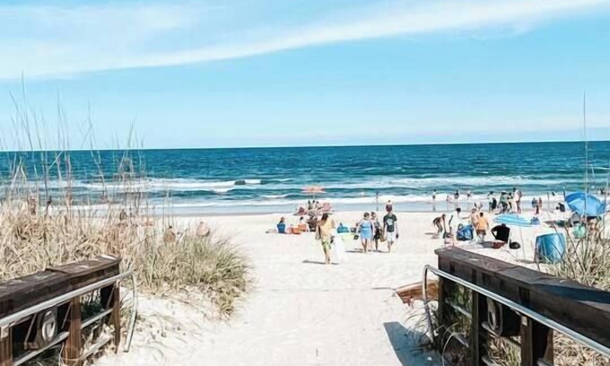 North Carolina Coast House | Low Tide at CB - 75 steps to Beach Access