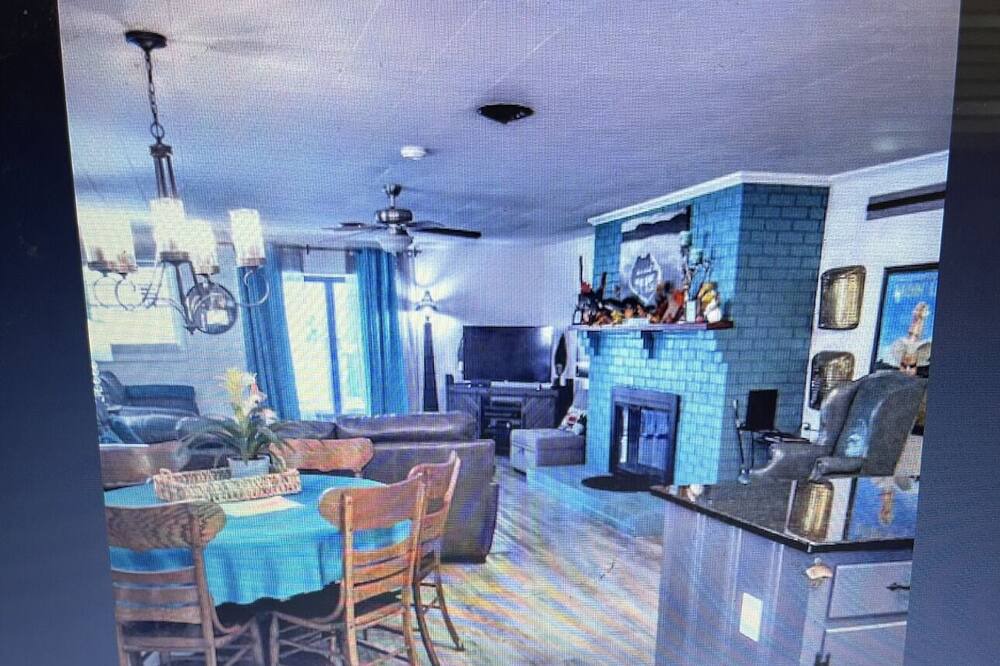 New London House | WATERFRONT 5 BR HOUSE W/DOCK ON BADIN LAKE, NC