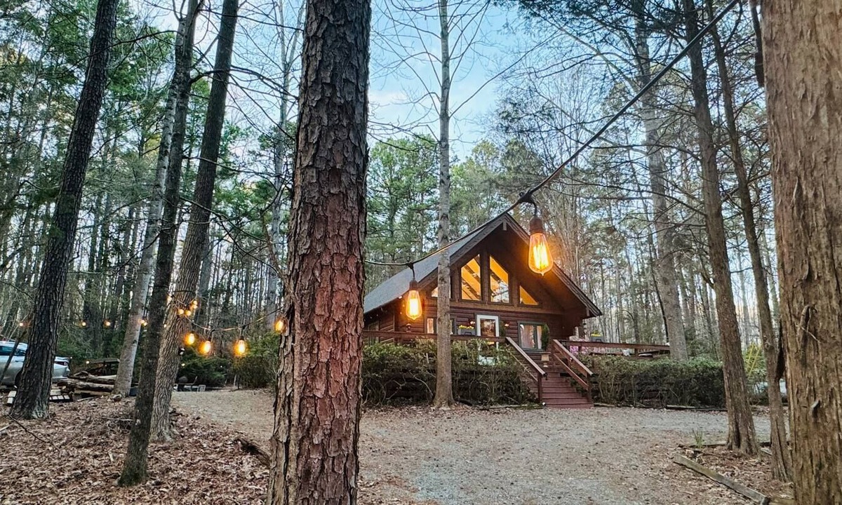 Bynum Cabin | Log Cabin Family Woodland Escape