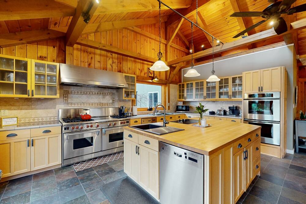 Apex House | Spacious house w/ decks, hot tubs, firepits, water views & luxurious furnishings