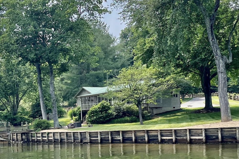 Hickory House | Relax at Pretty Point on Lake Hickory with amazing lake views throughout house!