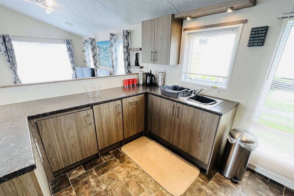 Ryde Cabin | 2 Bedroom Accessible Lodge TH45, Nodes Point, Isle of Wight, Dog Friendly