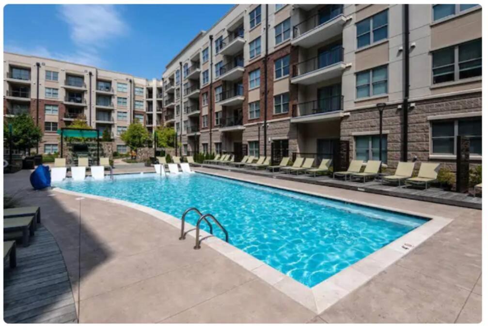 Fourth Ward Apartment | League Flats Uptown at West Trade Street
