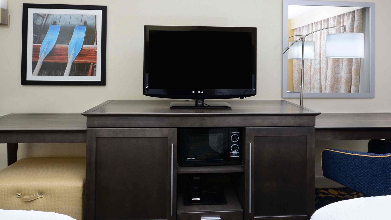 Photo of Livingroom in Roxboro